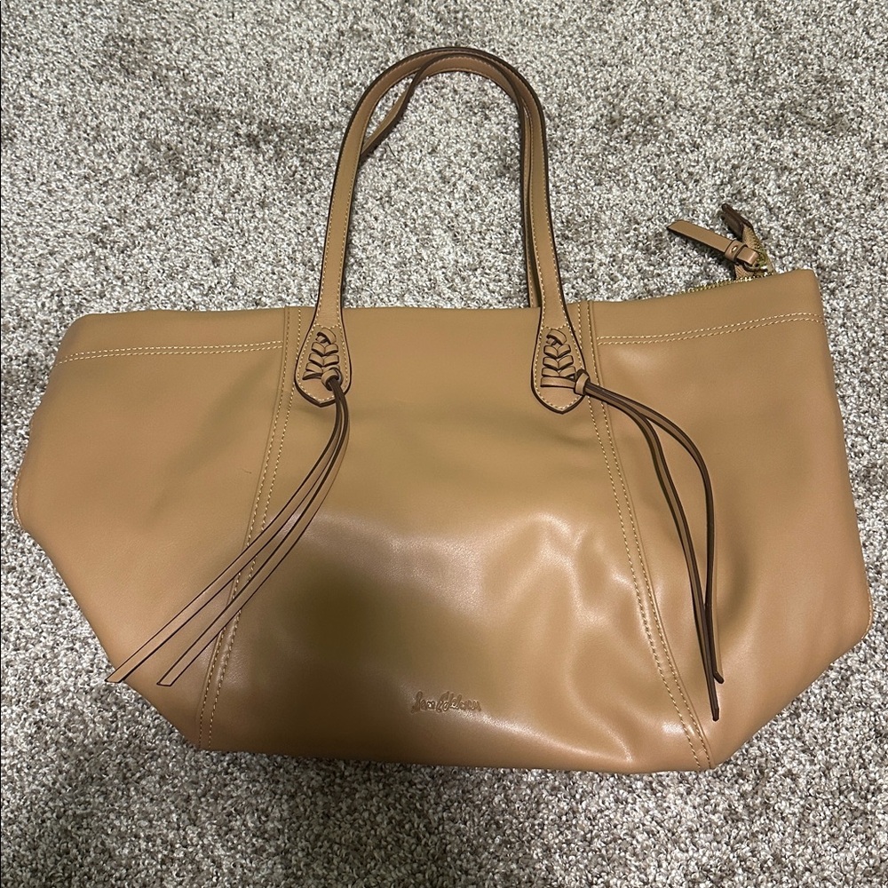 Like new "Saddle Color" Sienna Tote By Sam Edelman